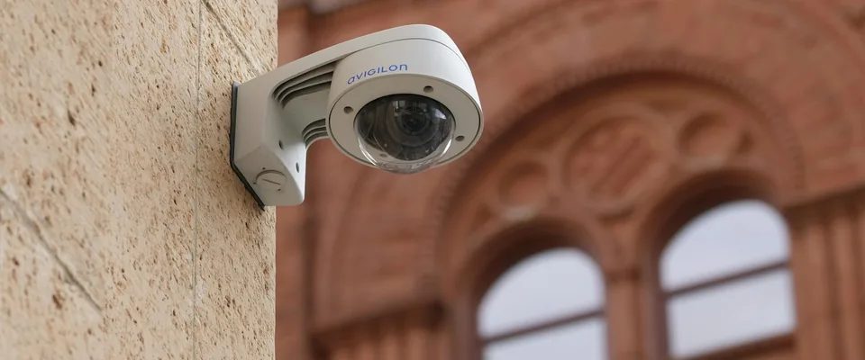 Camera de surveillance anti-vandalisme renforcee