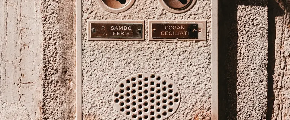 Interphone vidéo connecté sur portail