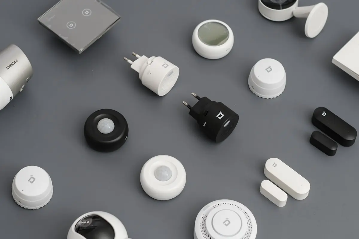 Capteurs d'alarme compares : Somfy, Ajax et Ring